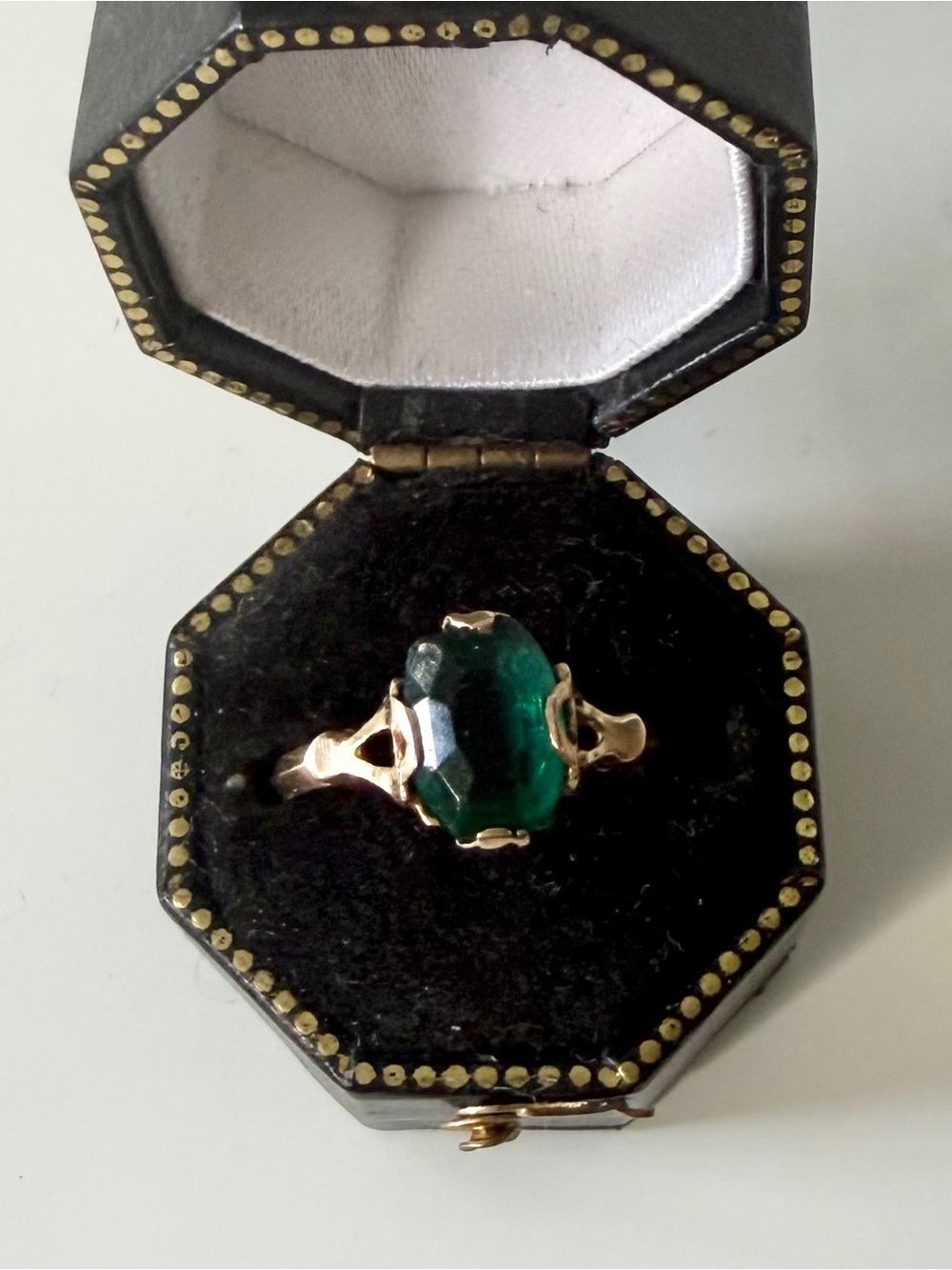 Vintage 10K Solid Yellow Gold Green Ring